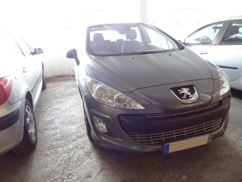 titine rangée au garage.JPG