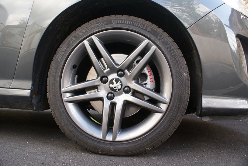 308 CC Etrier peints.JPG
