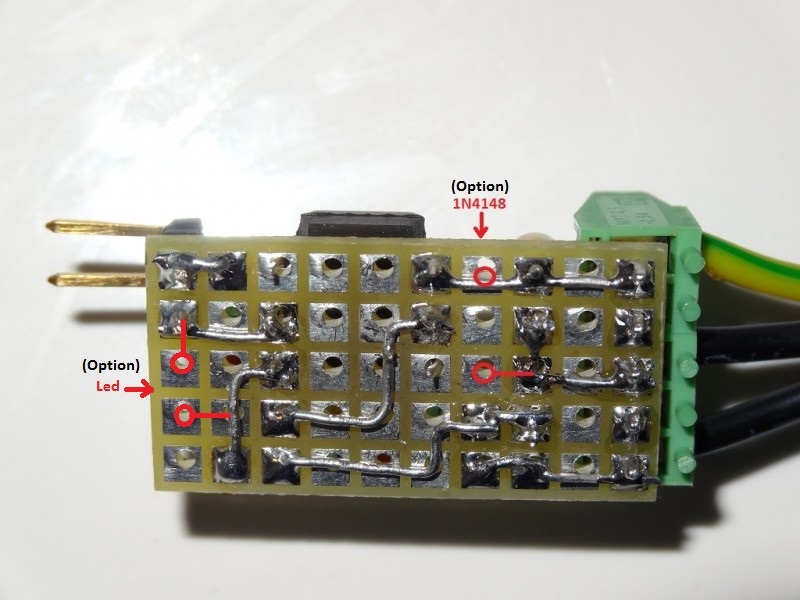 Vue arrière de l'interface 6vdc-12vdc (options) W910R.JPG