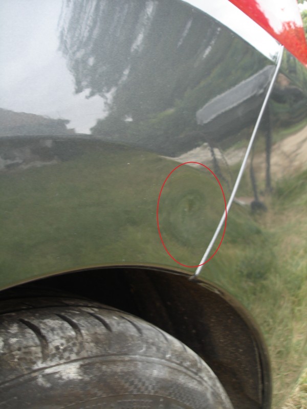 308 CC coup de porte.jpg